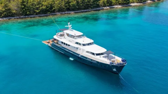 DREAM starboard view
