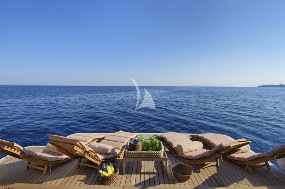Beach Club with swimming platform (5 x 4.4m), sauna, shower & a wide range of gym equipment (36 sq.meters total)