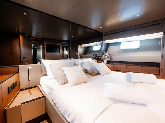 Double cabin