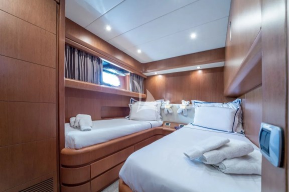 Image of JANTAR yacht #8