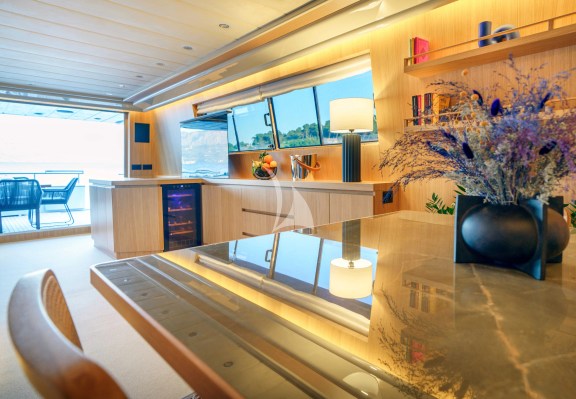 PHANTOM bespoke blooms and interiors