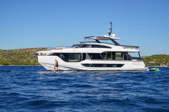 Image of VIVA II yacht #32