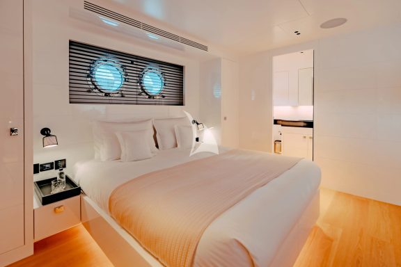 Carmen's Double Cabin