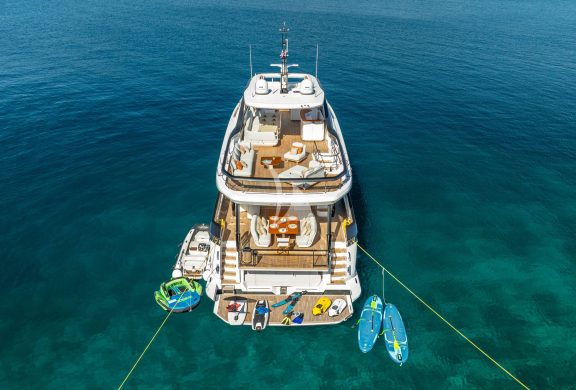 Image of VIVA II yacht #3