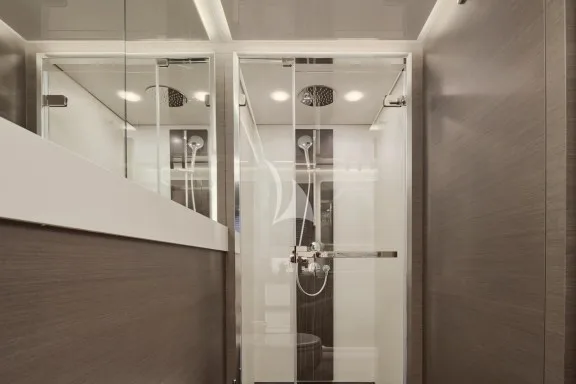 Master cabin en suite