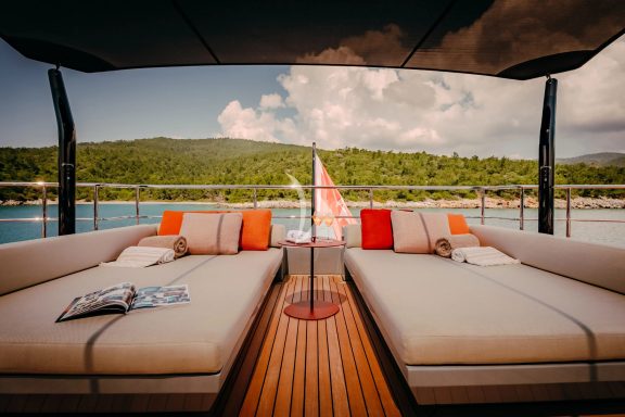 Carmen Exterior - Sky Lounge