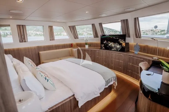 DREAM master cabin view