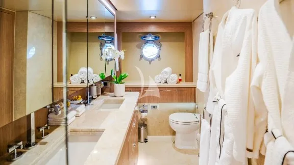 DREAM master bathroom