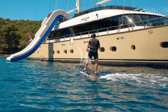 Image of MARALLURE yacht #29