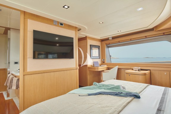 Friend's Boat main deck Master cabin