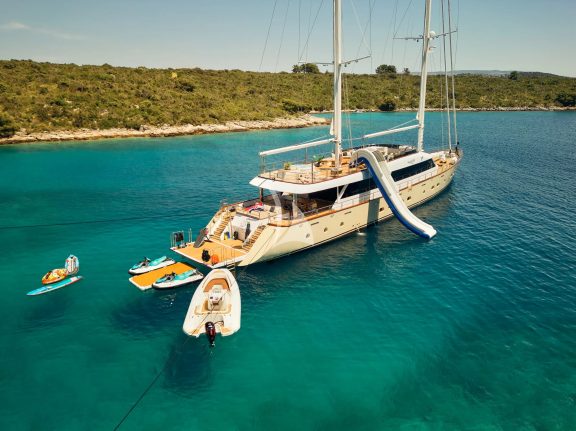 Image of MARALLURE yacht #5