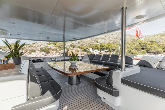 MAIN DECK AFT
