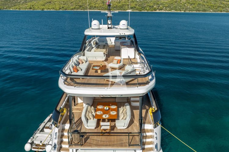 Opening transom expands the cockpit area onto a terrace