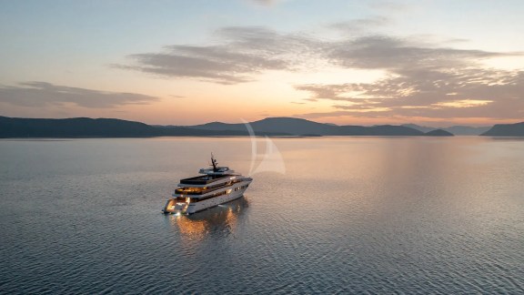 Image of BLACK SWAN yacht #21