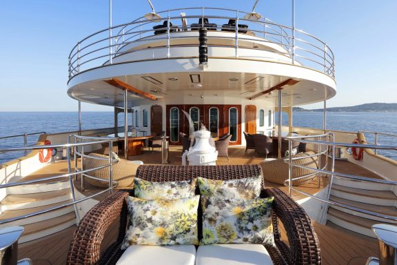 MAIN DECK AFT