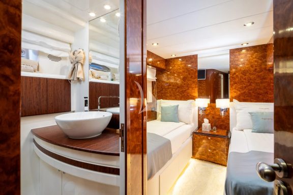 Image of LADY LONA yacht #27