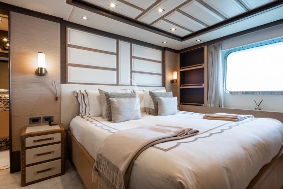 Double cabin
