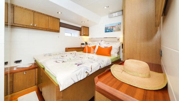 Double cabin
