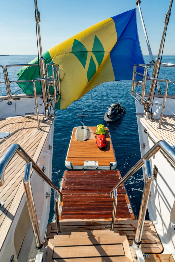 Main deck aft transom platform to sea level