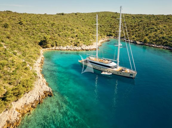 Image of MARALLURE yacht #47