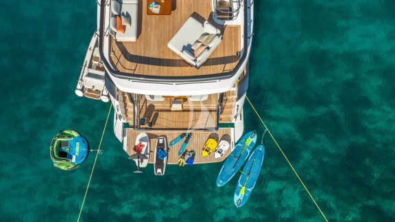 Image of VIVA II yacht #35