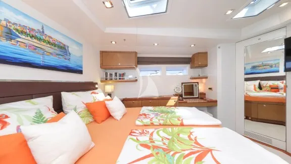 Master cabin side view