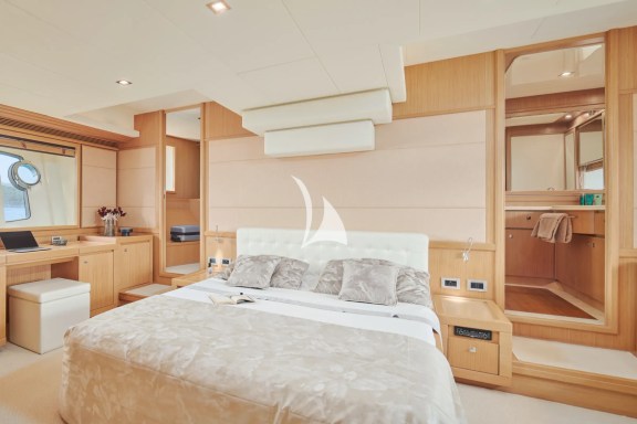 Friend's Boat lower deck Master