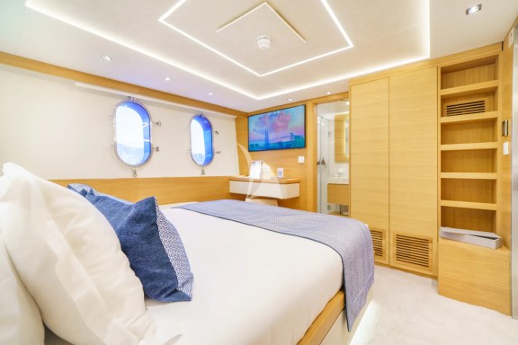 Double Cabin