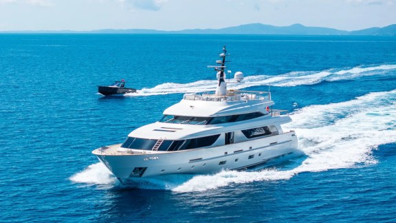 ** Brand New Luxurious Chase Boat Included **