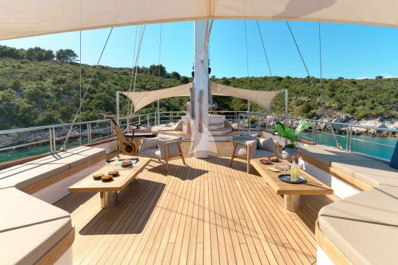 Image of MARALLURE yacht #24