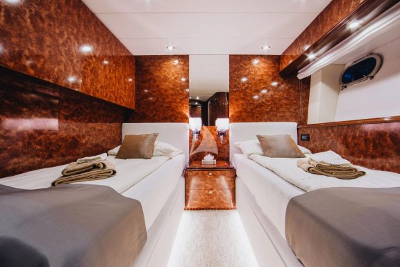 Image of LADY LONA yacht #4