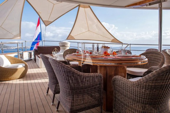 Main deck aft breakfast