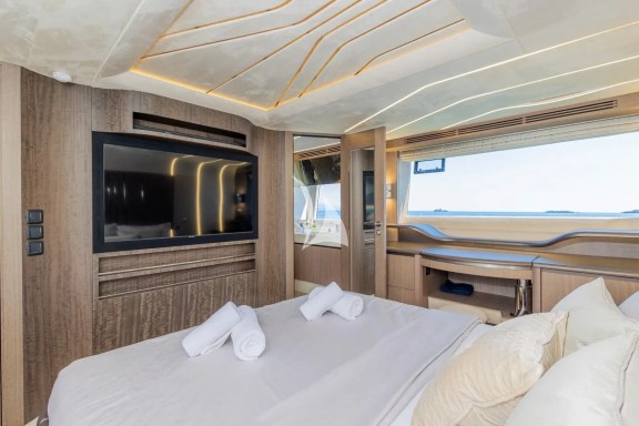 Image of PARADISE yacht #34
