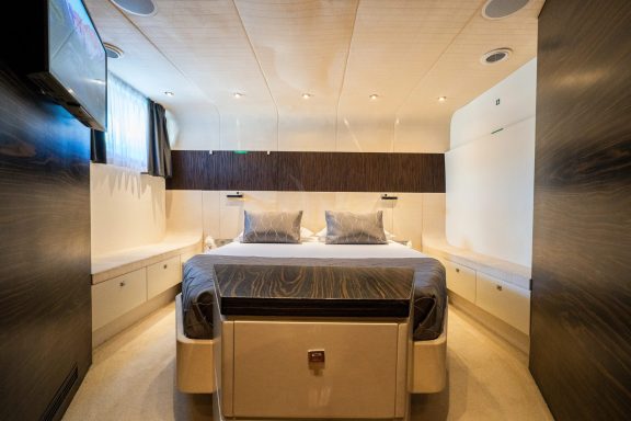 Double Cabin