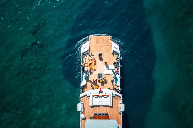 CARMEN -Aft deck with transformer platform