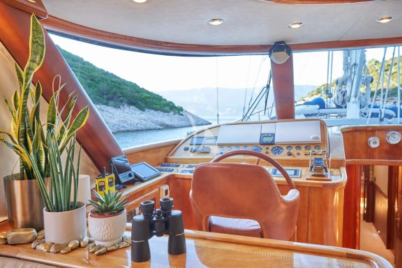 Image of LOTUS yacht #11