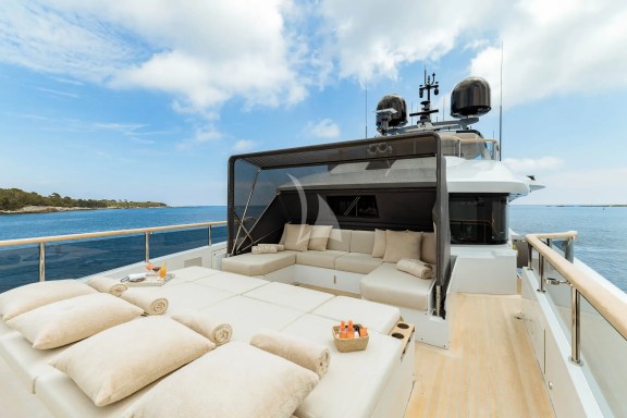 Bow lounge area