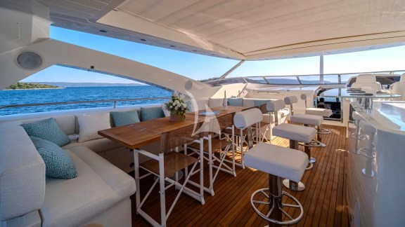 Arago Dining Sun Deck