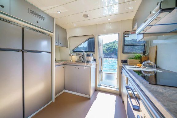 PHANTOM gourmet galley space