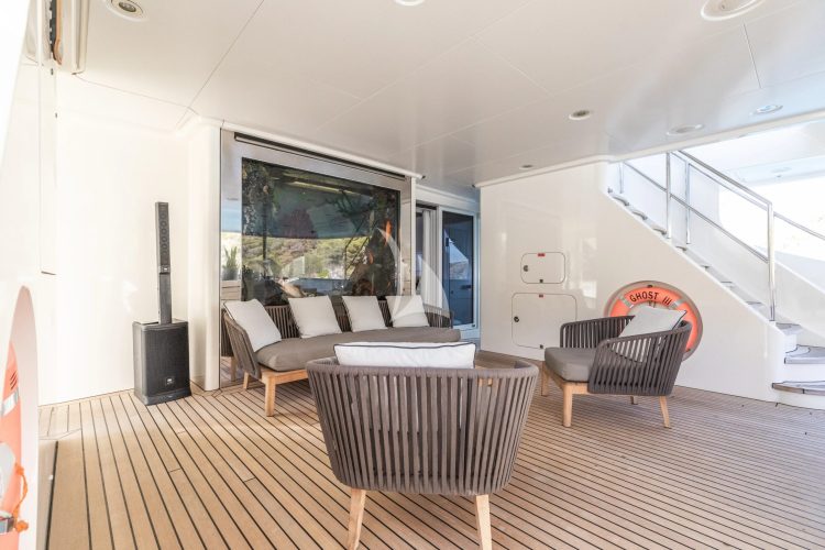 MAIN DECK AFT
