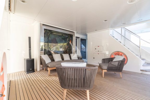 MAIN DECK AFT