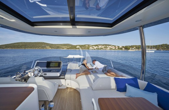 Upper deck