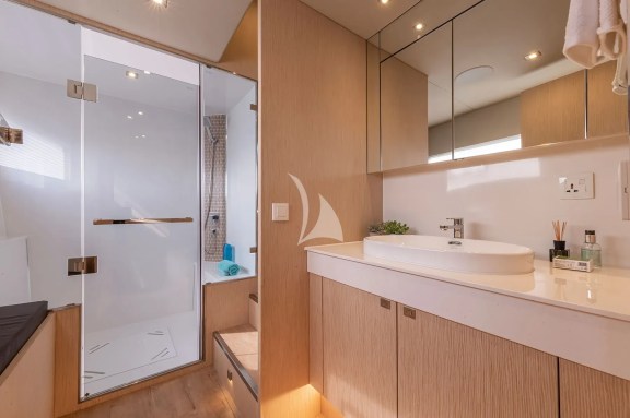 Image of SILENT DREAM yacht #37