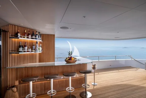 Main Deck Bar