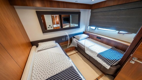 Starboard Twin cabin