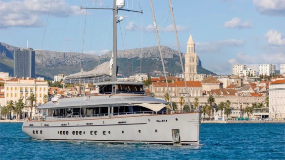 Image of LIFE IS GOOD yacht #3
