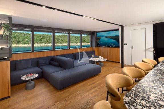 Image of MARALLURE yacht #40
