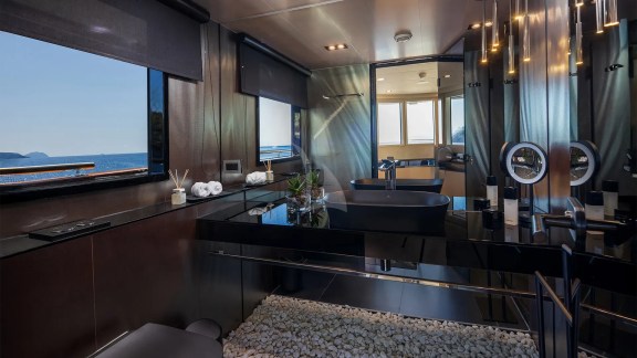 Image of BLACK SWAN yacht #23