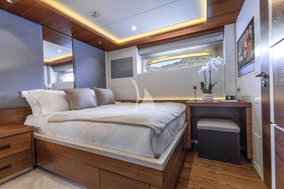 DOUBLE CABIN