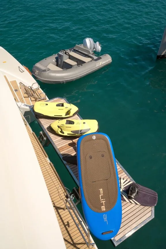 Sea bobs